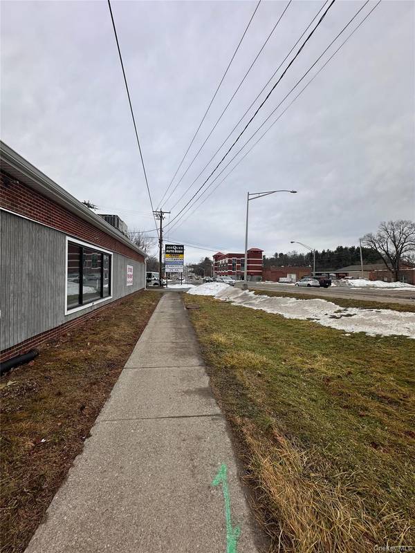 611 Arlington TPKE, Poughkeepsie, NY 12603