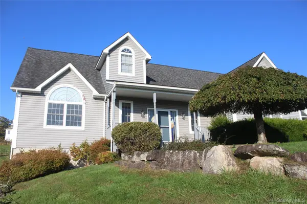 12 Neveles Pride CT, Pine Bush, NY 12566