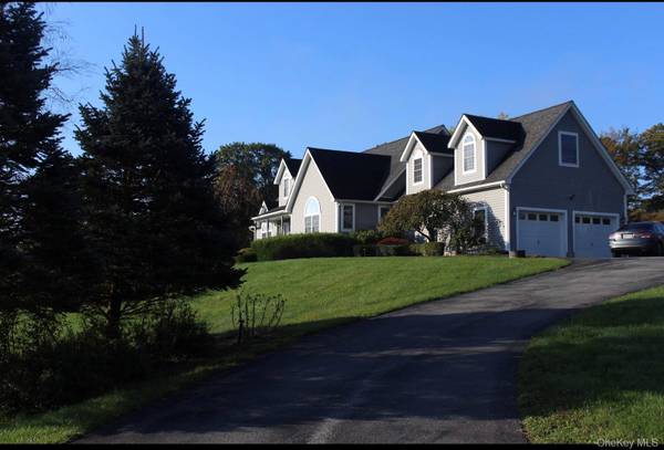 12 Neveles Pride CT, Pine Bush, NY 12566