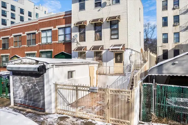 877 Hornaday PL, Bronx, NY 10460
