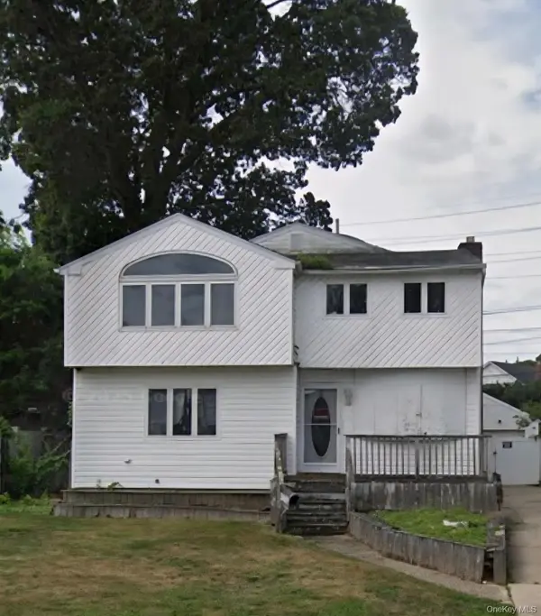 2434 Martin AVE, Bellmore, NY 11710