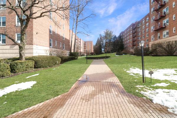 1300 Midland AVE #A51, Yonkers, NY 10704