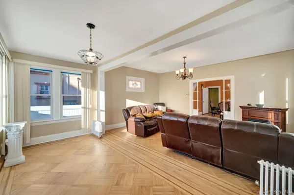 10439 115th ST, Richmond Hill S., NY 11419