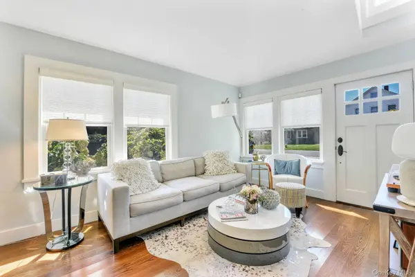 10 Henry ST, Southampton, NY 11968