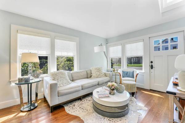 10 Henry ST, Southampton, NY 11968