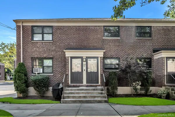 219-57 74th AVE #423A2, Bayside, NY 11364