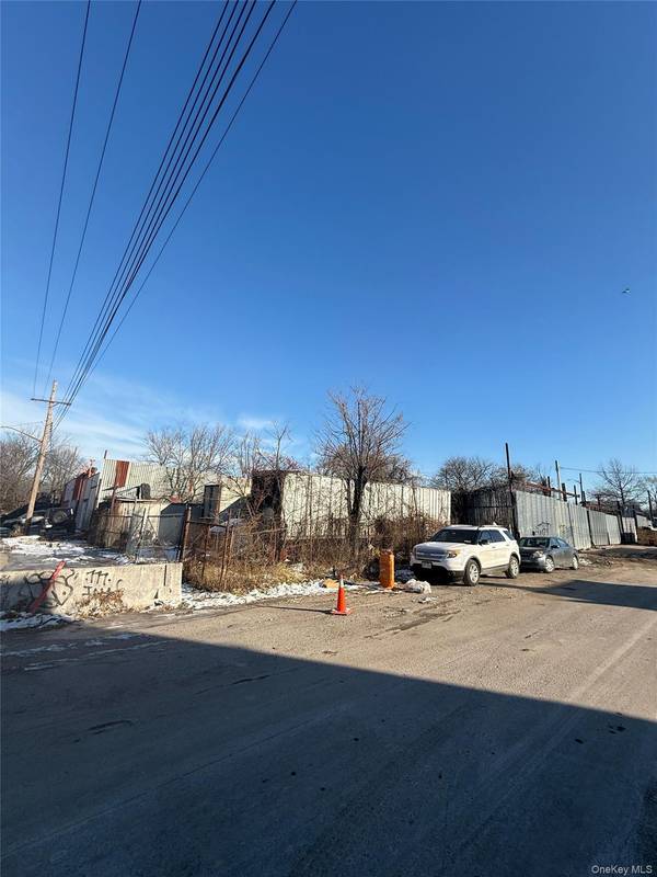 13211 76th ST, Howard Beach, NY 11414