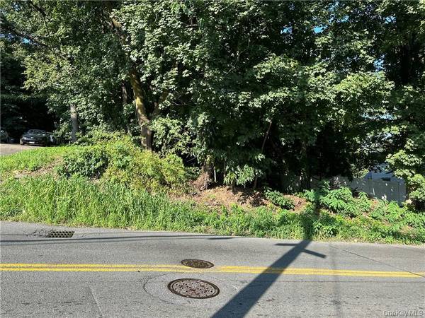 10-13-75 Dickinson AVE, Yonkers, NY 10703