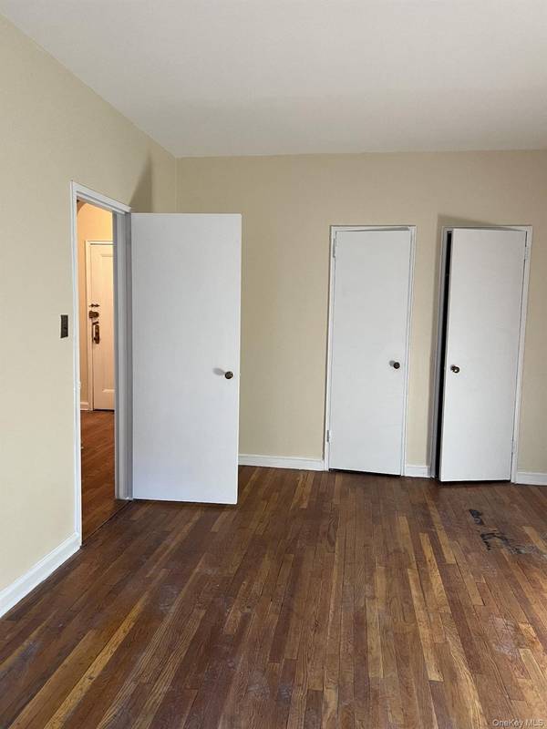 69-60 108th ST #418, Forest Hills, NY 11375