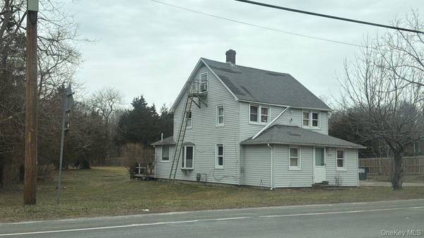24635 Main RD, Cutchogue, NY 11935