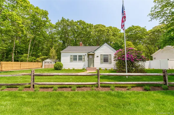 1850 Rocky Point RD, East Marion, NY 11939