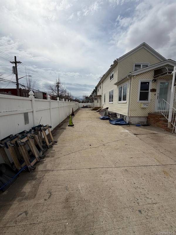 14018 Foch BLVD, Jamaica, NY 11436