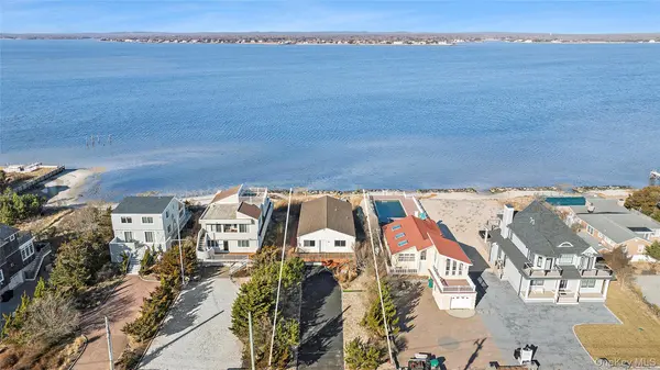 626 Dune RD, Westhampton, NY 11978