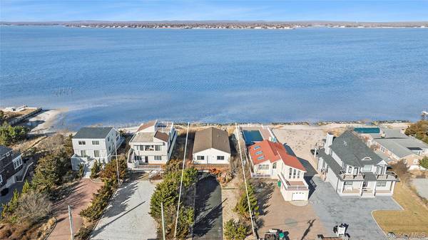 626 Dune RD, Westhampton, NY 11978