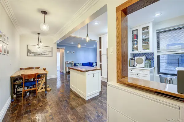 91-10 34th AVE #3D, Jackson Heights, NY 11372