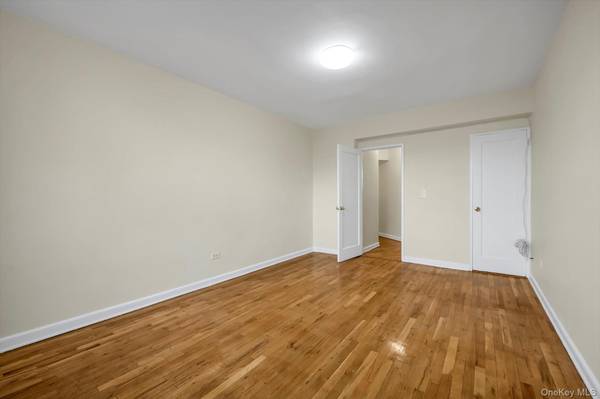 71-11 Yellowstone BLVD #4A, Forest Hills, NY 11375