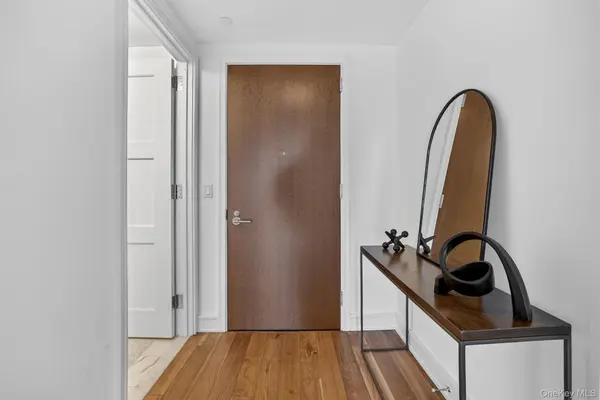 5 Renaissance SQ #10G, White Plains, NY 10601