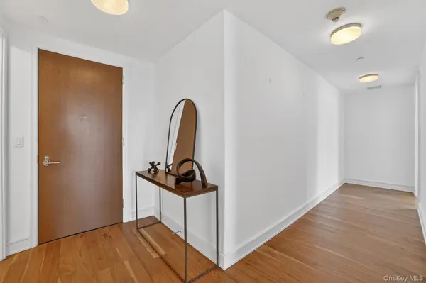 5 Renaissance SQ #10G, White Plains, NY 10601