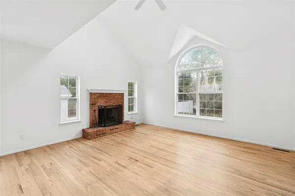 97 Spring Close HWY, East Hampton, NY 11937
