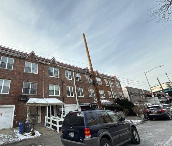 40-26 Benham ST, Elmhurst, NY 11373