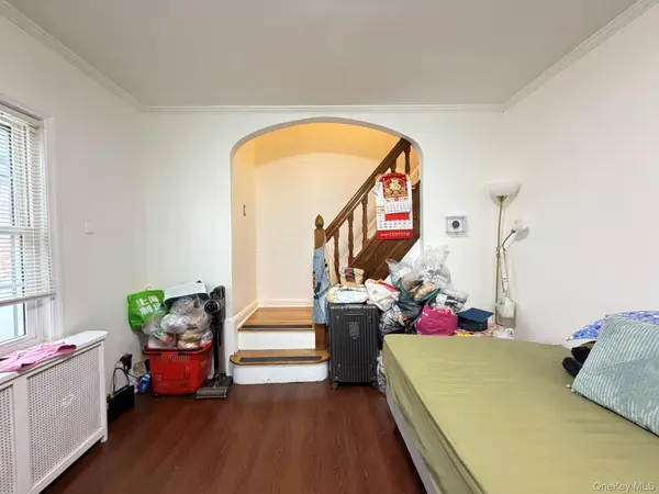 48-27 213th ST, Bayside, NY 11364