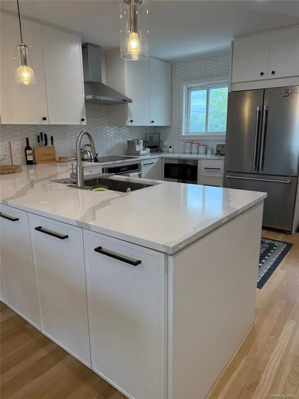 3041 Mitchell RD, Westhampton Beach, NY 11978