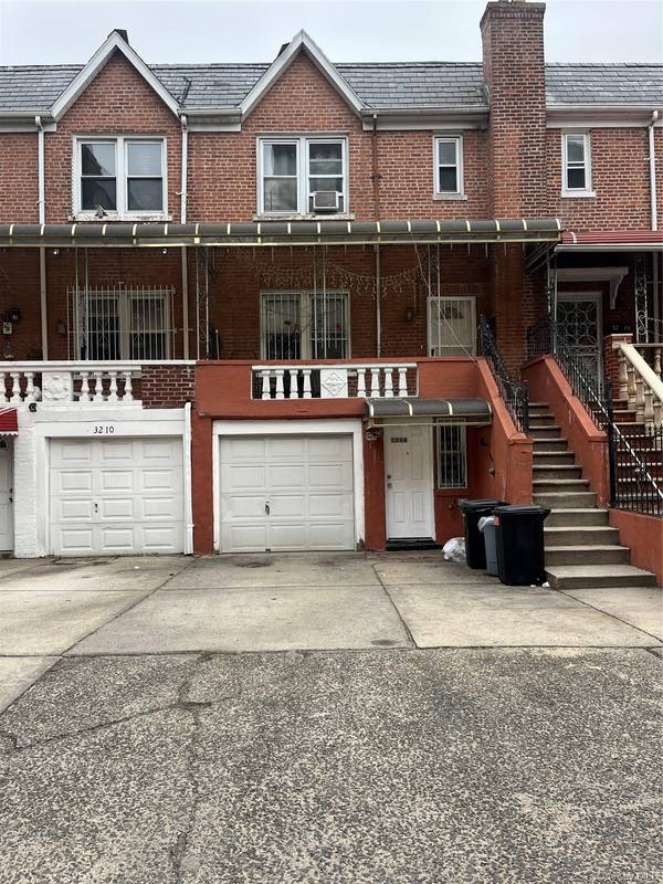 3208 88th ST, East Elmhurst, NY 11369