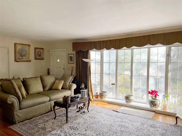 35 Lincoln PL, White Plains, NY 10603