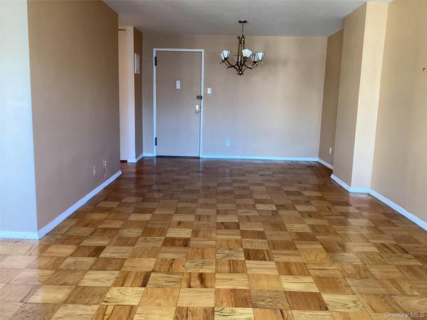 25 Neptune BLVD #5G, Long Beach, NY 11561
