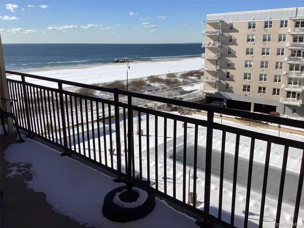 25 Neptune BLVD #5G, Long Beach, NY 11561