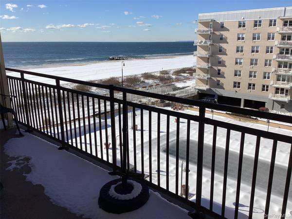 25 Neptune BLVD #5G, Long Beach, NY 11561