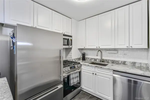 18-15 215th ST #14 B, Bayside, NY 11360