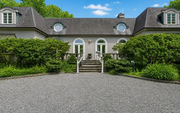 38 Tiffany RD, Oyster Bay Cove, NY 11771