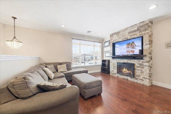 126 Mermaid LN, Bronx, NY 10473