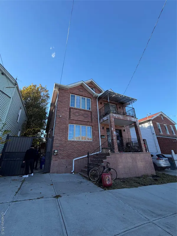 1118 124th ST, College Point, NY 11356