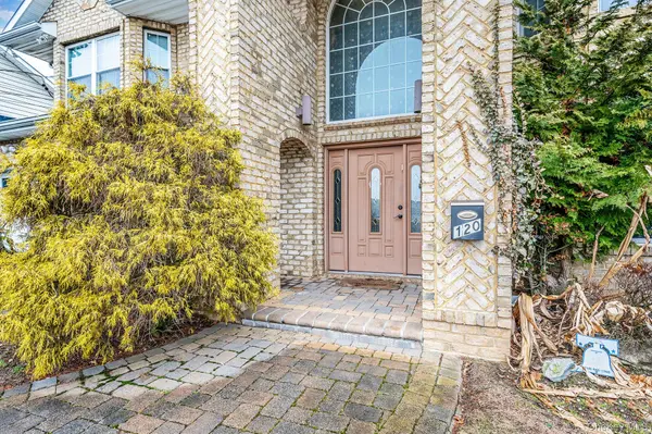 120 Waldo ST, Copiague, NY 11726