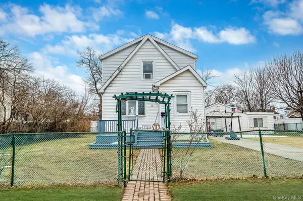 180 25th ST, Copiague, NY 11726