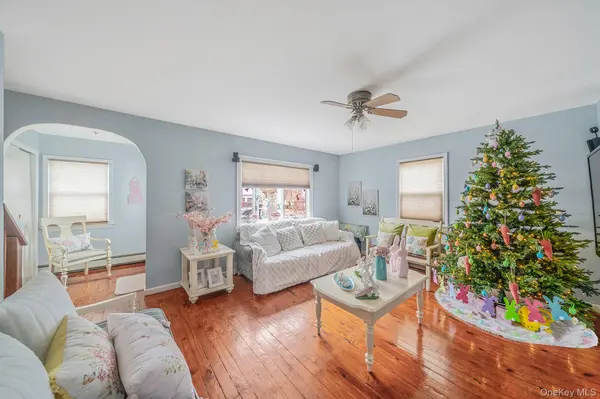 180 25th ST, Copiague, NY 11726