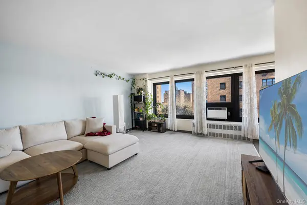 33-65 14th ST #8C, Astoria, NY 11106