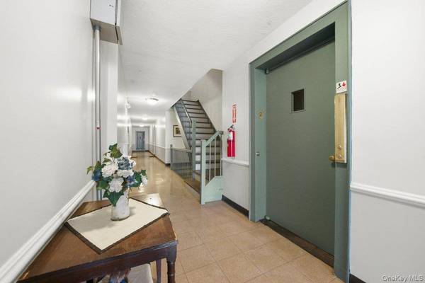 781 Palmer RD #2D, Bronxville, NY 10708