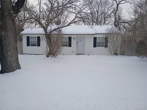 622 Post AVE, Bellport, NY 11713