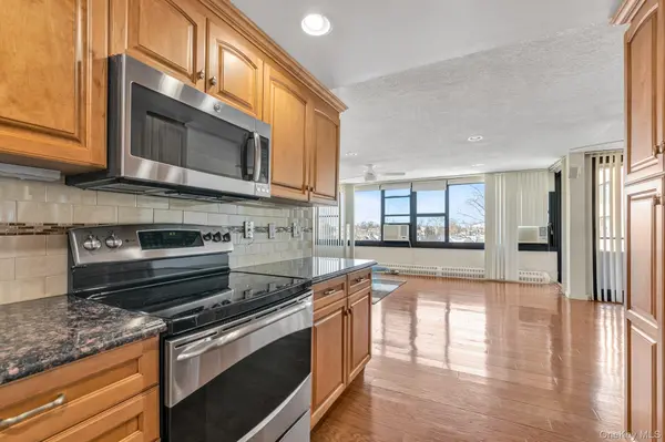 162-11 9th #7B, Beechhurst, NY 11357
