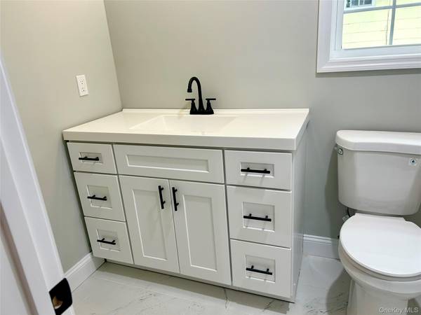20 10th ST, Ronkonkoma, NY 11779