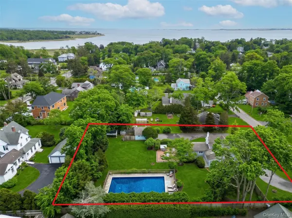 15 Walnut AVE, East Quogue, NY 11942