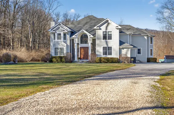 221 Smith Clove RD, Highland Mills, NY 10930