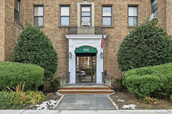 222 7th ST #1K, Garden City, NY 11530