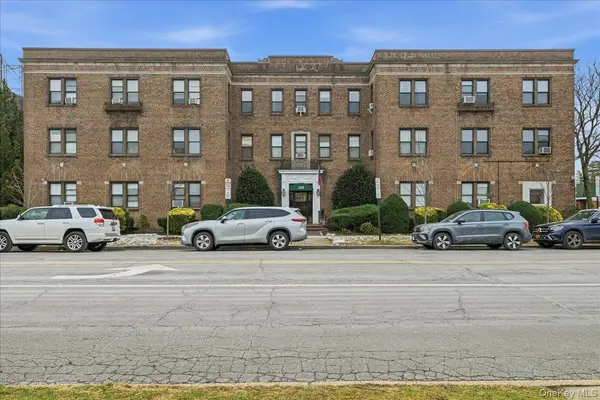 222 7th ST #1K, Garden City, NY 11530