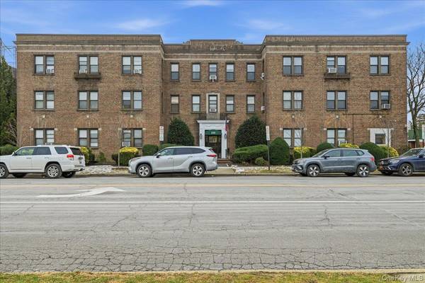 222 7th ST #1K, Garden City, NY 11530