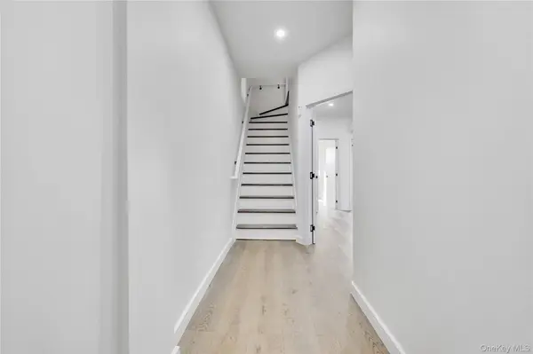 962 east 221 ST, Bronx, NY 10469