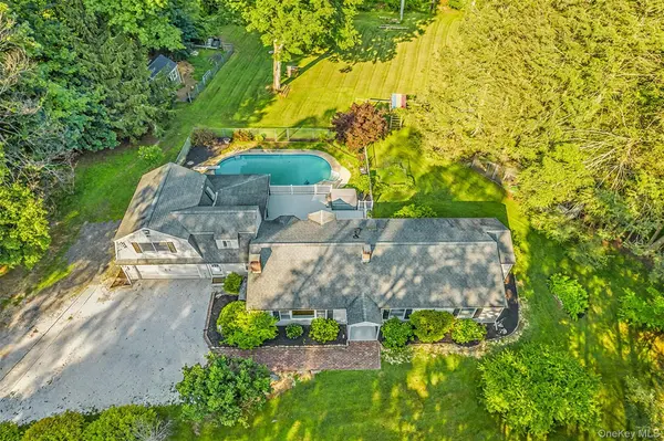 8 West LN, South Salem, NY 10590